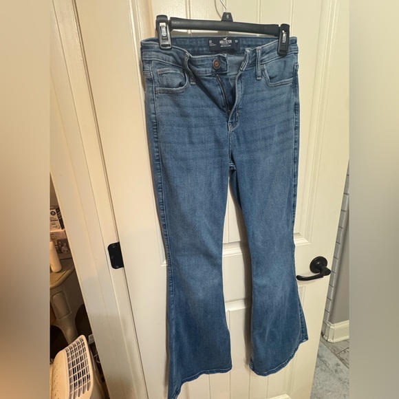 Hollister High Rise flair jeans - Picture 3 of 7